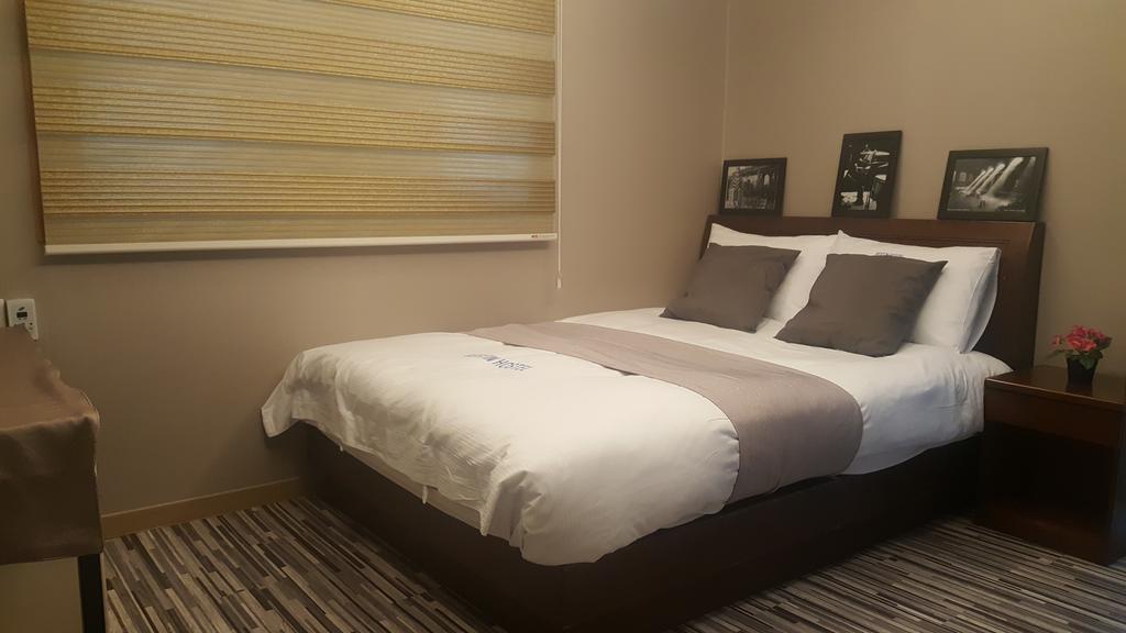 Myeongdong Time Hostel سيول المظهر الخارجي الصورة